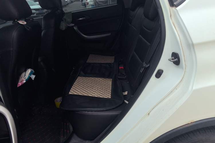 Used CHANGAN CS35 2014 1.6L Automatic Luxury Model China IV Standard Left Rear Seat