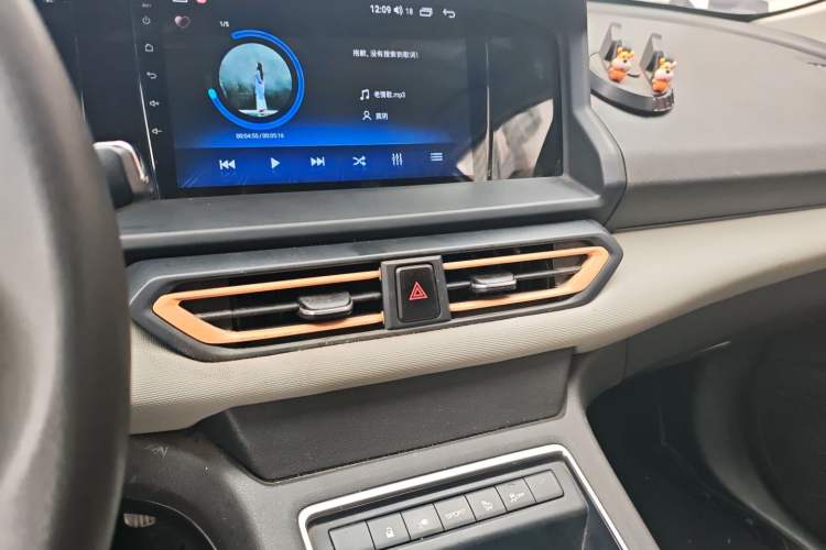 Used Dongfeng Aeolus E70 2023 PRO Smart Drive Edition Audio And AC Panel