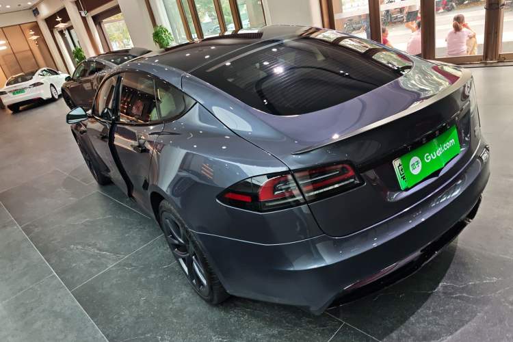 Used Tesla Model S 2023 Three-Motor All-Wheel-Drive Plaid Version Exterior 2