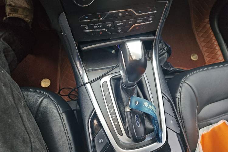 Used Ford Edge 2018 EcoBoost 245 Two-Wheel-Drive Titanium 7-Seater China V Standard
