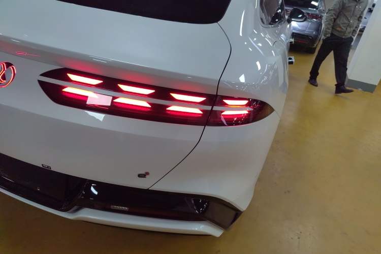 Used Denza Z9 2024 1100 km Four-Wheel Drive Max Version
