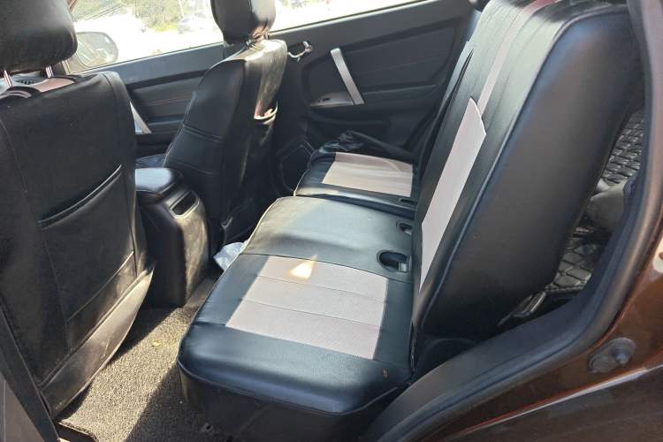 Used Geely Auto GX7 2015 Classic Edition 1.8L Manual Urban Model China IV
