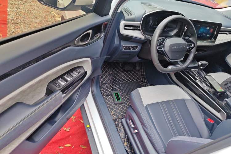 Used Baojun RM-5 2019 1.5T CVT 24-Hour Online Luxury Version 7 Seats Driver Seat