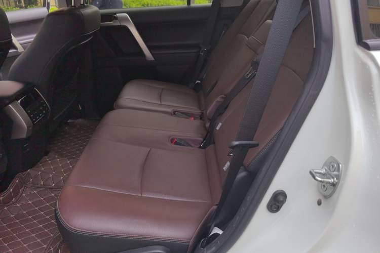 Used Toyota Prado 2019 3.5L Automatic TX-L Deluxe Edition with Rear-Mounted Spare Tire Left Rear Seat