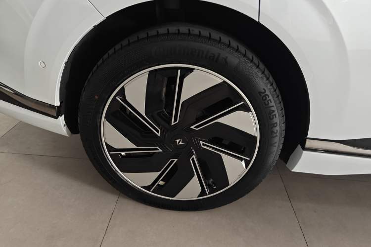 Used Dongfeng eπ eπ008 2024 636Max All-Electric Version 6 Seats Right Rear Wheel Hub