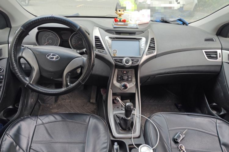 Used Hyundai Elantra (5th Generation / Langdong) 2012 1.6L Manual Fashion Edition Center Console