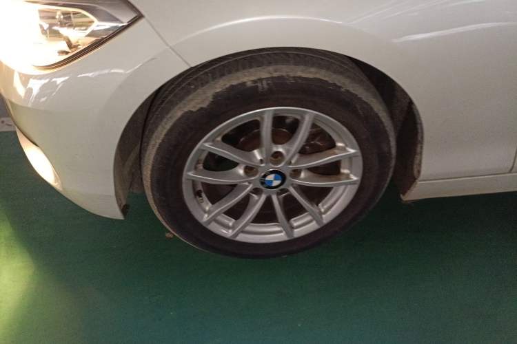 Used BMW 1 Series 2018 118i Leading Model Exterior 4