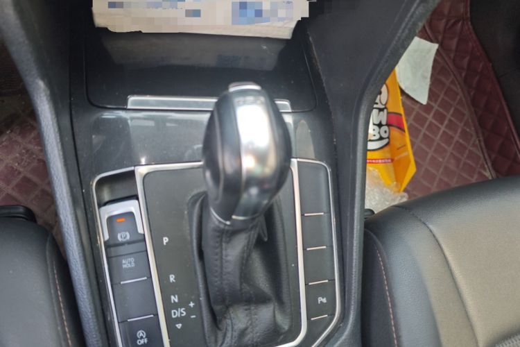 Used Volkswagen Golf Sportsvan 2018 230TSI Automatic Trend Edition Gear Lever