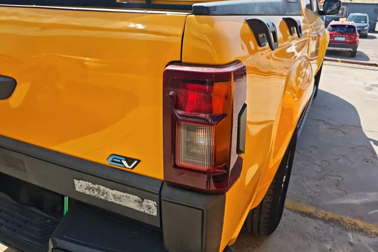 Used JMC Yuhu EV 2022 4x2 LX JX1032PSEF5BEV Exterior 3