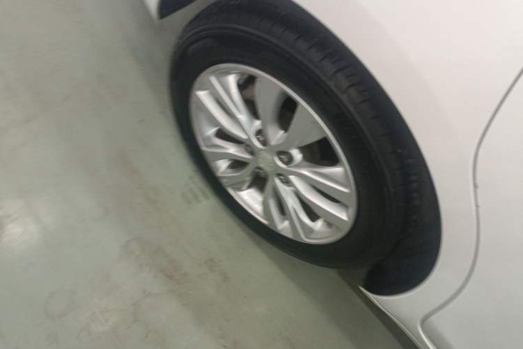 Used Buick GT 2021 Revised Version Flagship 1.5L Automatic Elite Edition Right Rear Wheel Hub