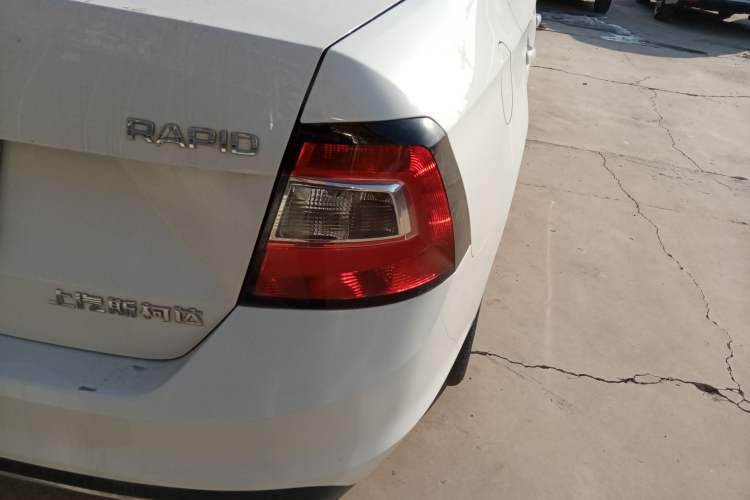 Used Skoda Rapid 2018 1.6L Automatic Comfort Edition
