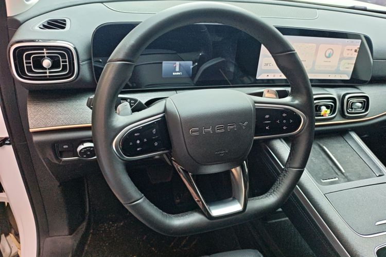 Used Chery Tiggo 9 2023 2.0T Dual-Clutch Two-Wheel Drive Luxury Edition 5 Seats Steering Wheel