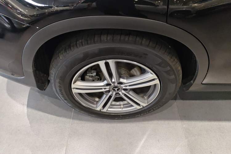 Used Mercedes-Benz GLC 2020 GLC 260 L 4MATIC Luxury Model Exterior 5