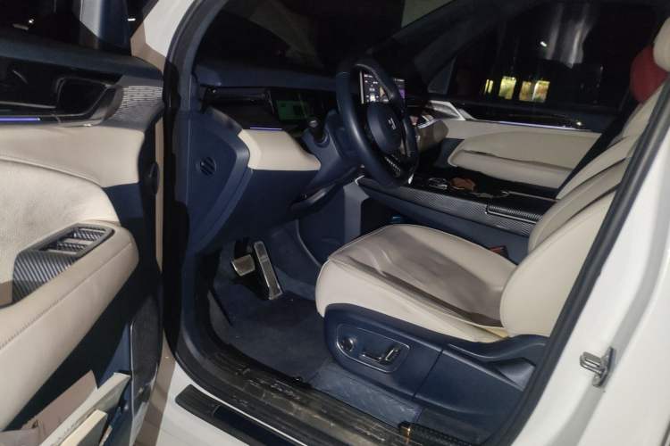 Used Zeekr 009 2022 WE Edition
