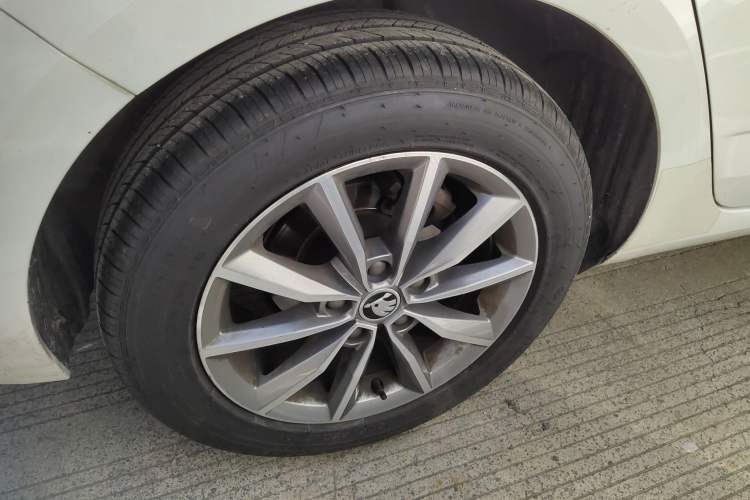 Used Skoda Octavia 2019 1.5L Automatic SmartDrive Comfort Edition China VI Standard