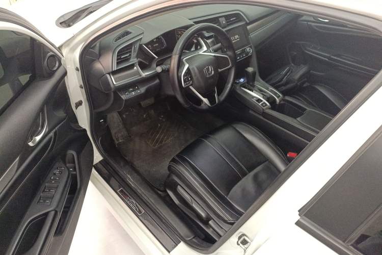 Used Honda Civic 2019 220TURBO CVT Dynamic Edition China VI Driver Seat