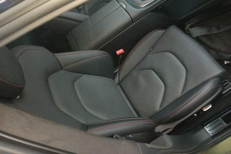 Used Xiaomi Auto SU7 2024 Four-Wheel Drive Ultra-Long Range Advanced Intelligent Driving Max Edition
