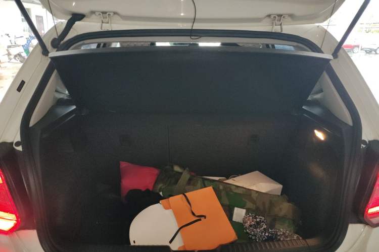 Used Volkswagen Polo 2014 1.6L Automatic Comfort Edition