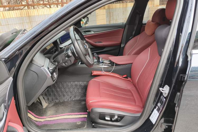 Used BMW 5 Series 2023 530Li Leading Model M Sport Package Left Front Seat