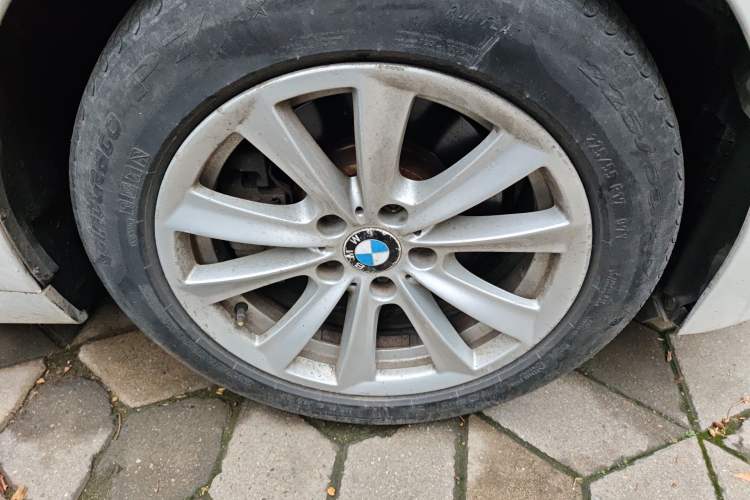 Used BMW 5 Series 2012 523Li Leading Model Right Front Wheel Hub