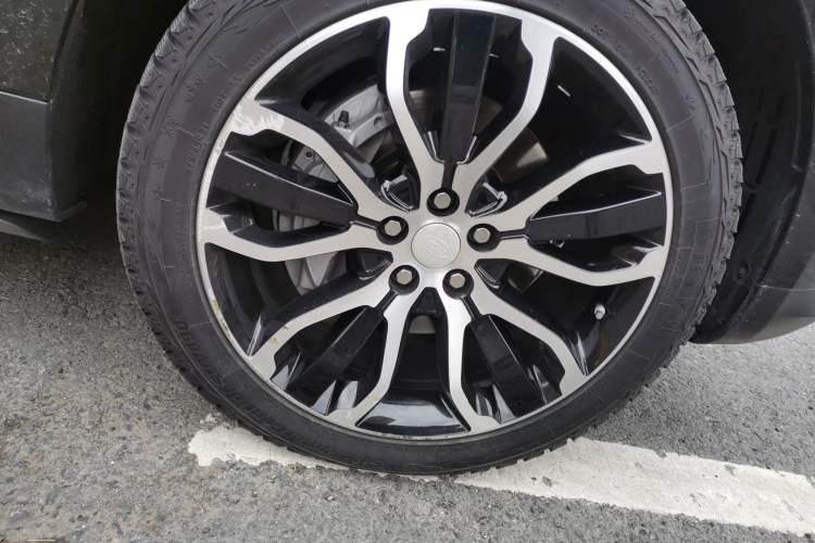 Used Land Rover Range Sport 2022 3.0 L6 SE Right Front Wheel Hub