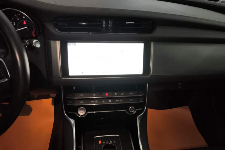 Used Jaguar XFL 2019 XFL 2.0T 200 PS Two-Wheel-Drive Elite Edition