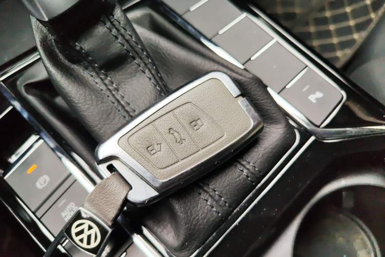 Used Volkswagen Passat 2024 380TSI Dragon Edition Vehicle Key