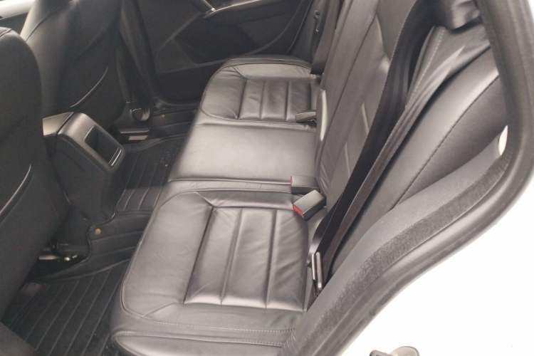 Used Volkswagen Gran Lavida 2013 1.6L Manual Comfort Model