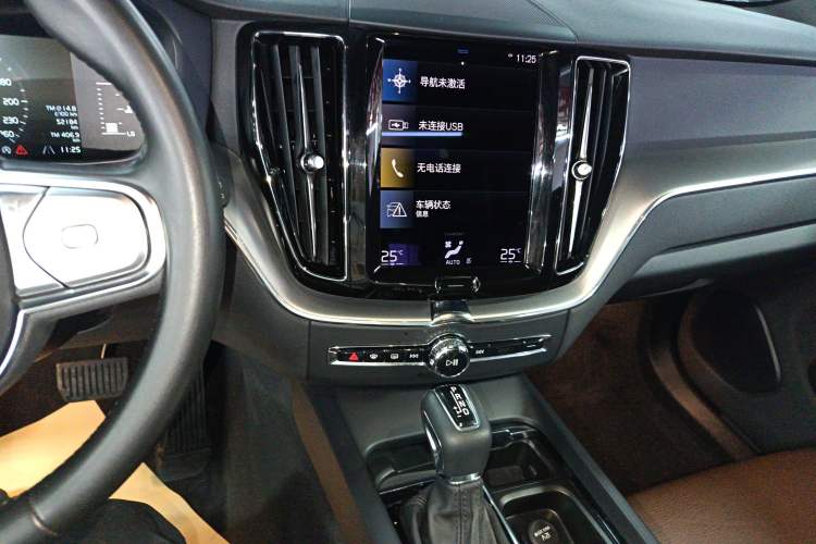 Used Volvo XC60 2021 T5 4x4 Smart Luxury Edition
