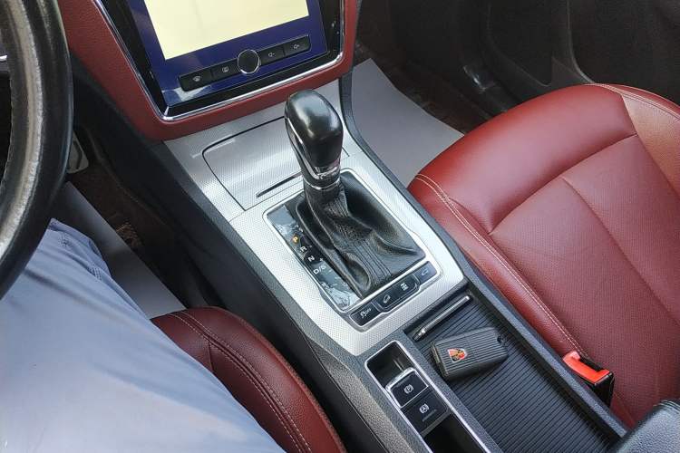 Used Roewe RX5 2016 30T Four-Wheel Drive Automatic Internet Smart Luxury Edition