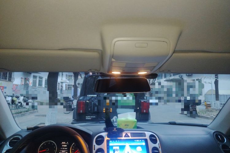 Used Volkswagen Tiguan 2010 1.8 TSI Automatic All-Wheel Drive Fashion Edition Headliner