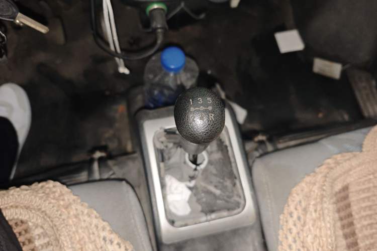 Used GAC Gonow Xingwang CL 2014 1.2L Luxury Edition GA4G12 Gear Lever