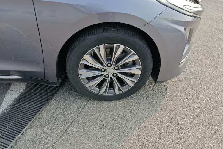 Used Hongqi E-QM5 2023 560km PLUS Right Front Wheel Hub