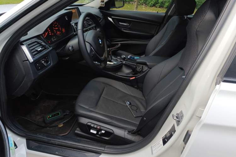 Used BMW 3 Series 2016 316Li Fashion Model Left Front Seat