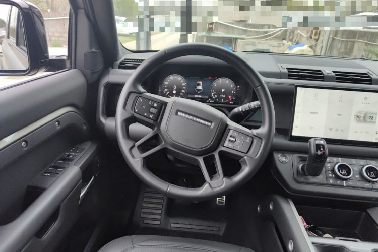 Used Land Rover Defender 2025 110 3.0T P400 X Steering Wheel