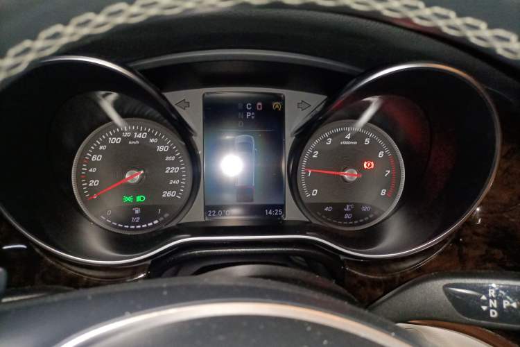 Used Mercedes-Benz V-Class 2017 V 260 L Prestige Extended Edition Instrument Cluster