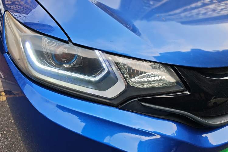 Used Honda Fit 2016 1.5L LXS CVT Comfort Sunroof Version
