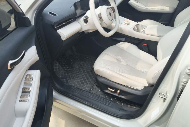 Used Baojun Yunhai 2024 600km Pure Electric Version Driver Seat