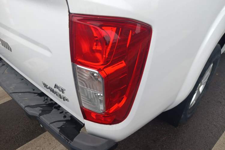 Used Dongfeng Ruichi 6 2021 2.3T Automatic Two-Wheel Drive Diesel Luxury Long-Box M9T