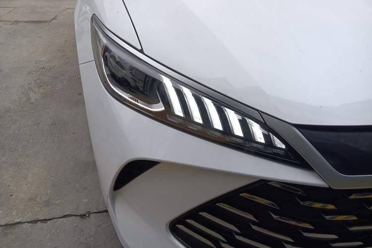 Used BYD Qin PLUS 2025 DM-i Smart Drive 55KM Leading Model Right Front Headlight