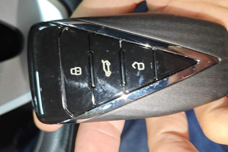 Used Venucia V DD-i 2023 60km iC Version
