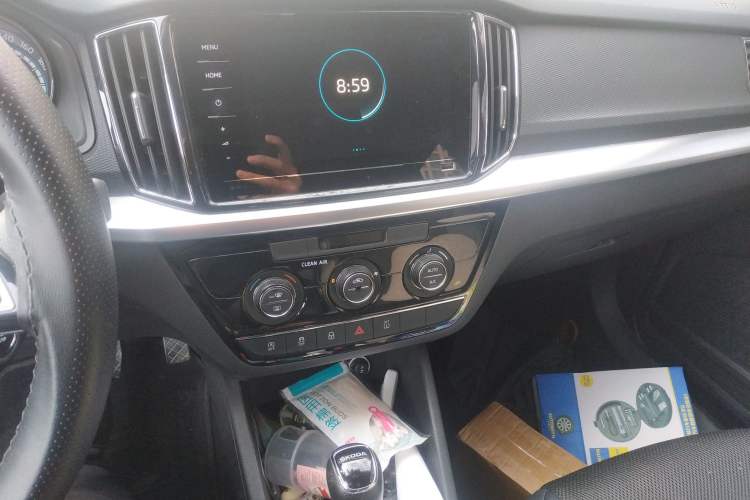 Used Skoda Kamiq 2021 1.5L Automatic Comfort Edition Audio And AC Panel