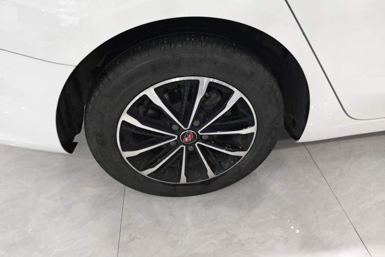 Used Roewe i5 2020 1.5L Automatic 4G Connect Luxury Flagship Edition
