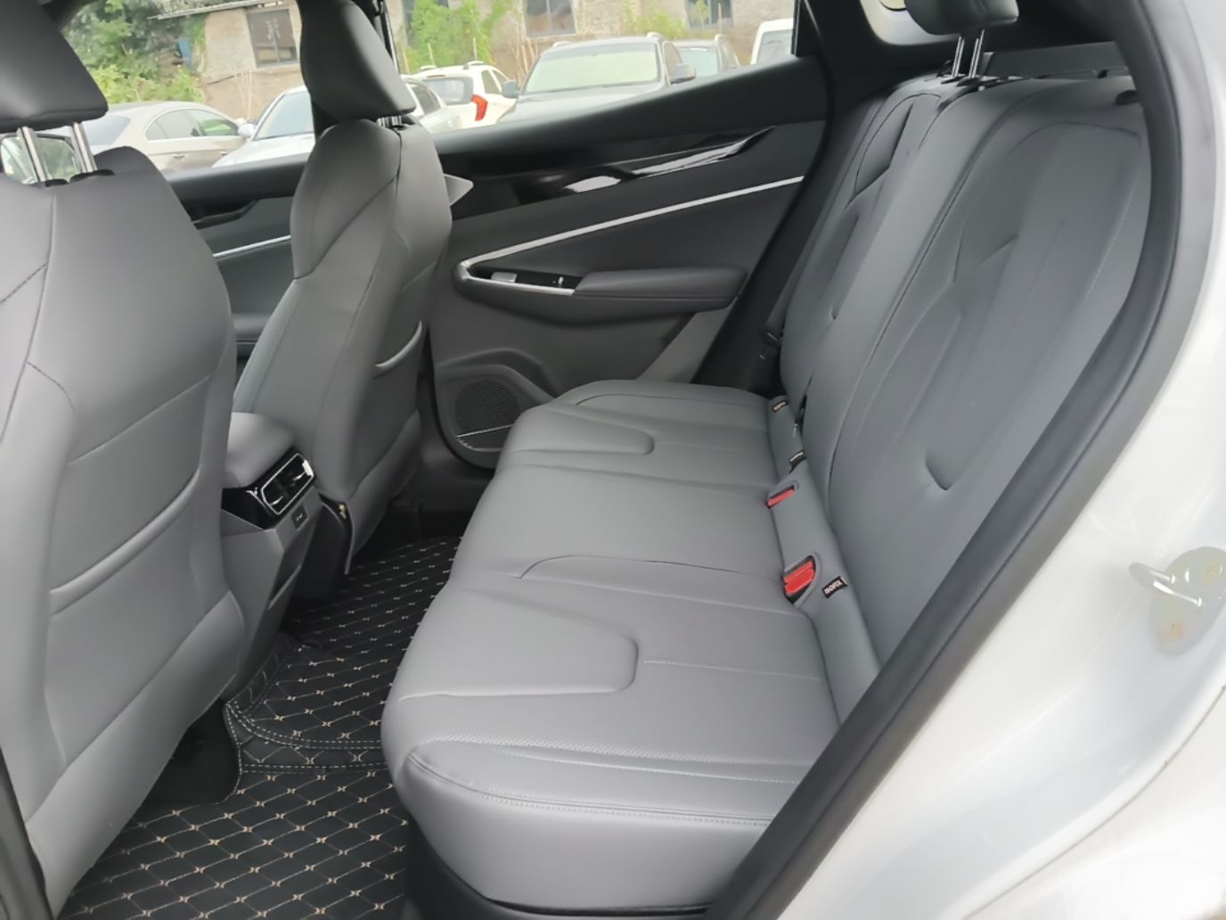 Geely Auto Emgrand X7 Sport 2026 Model 1.5TD Aspirational — снимка 20