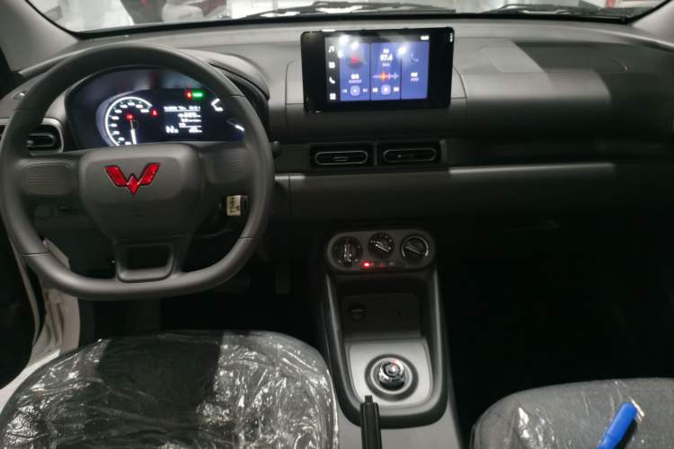 Used Wuling Hongguang New Energy 2024 All-Electric Model 300KM Standard Version