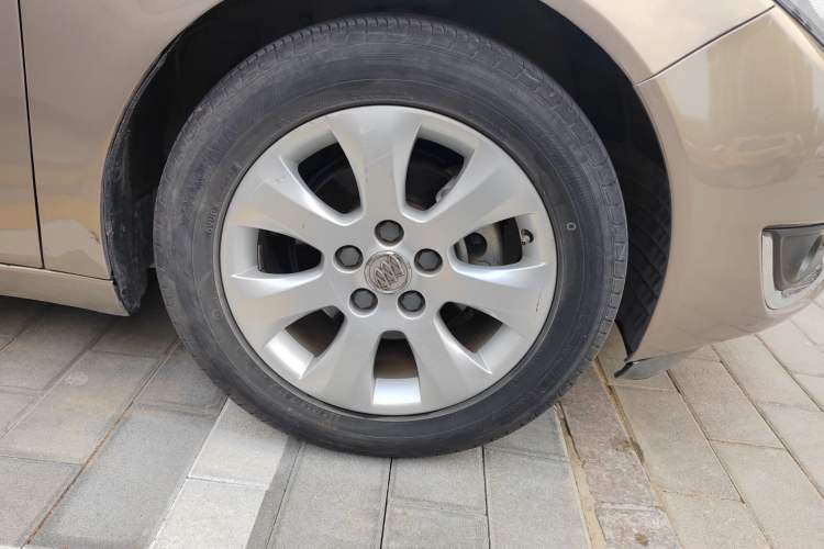 Used Buick Regal 2015 2.0L Leading Fashion Edition