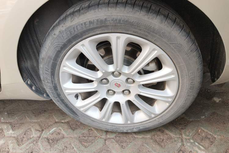 Used Cadillac XTS 2015 28T Comfort Model Right Front Wheel Hub