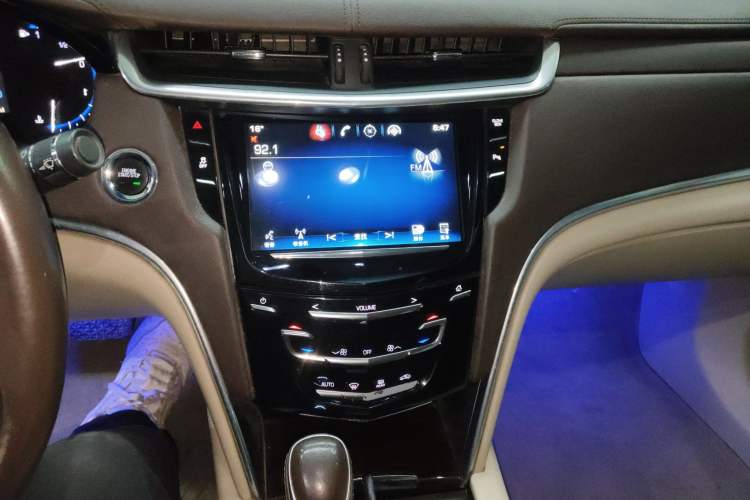 Used Cadillac XTS 2013 28T Comfort Model Audio And AC Panel