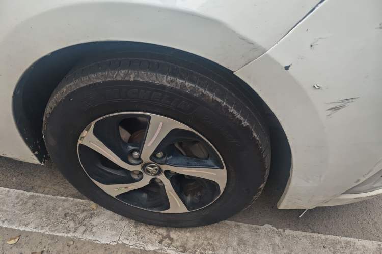 Used Toyota Levin 2017 Revised Dual-Engine 1.8H GS E-CVT Elite Sunroof Version China V Standard Right Front Wheel Hub