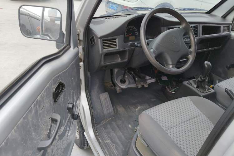 Used Wuling Zhiguang 2015 1.2L Practical LS-I Model Driver Seat